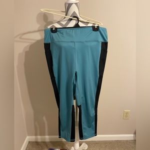Lularoe Rise 3/4 legging